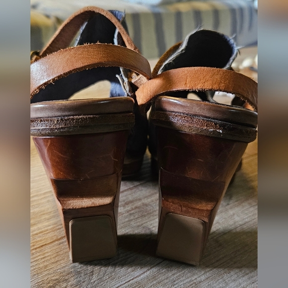 A.S. 98 Two-Tone Leather Sandals - Picture 3 of 7